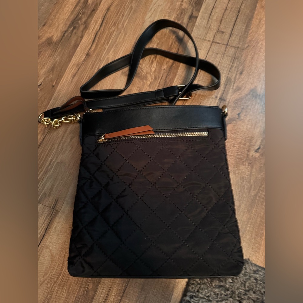 Kelly & Katie Black Quilted Crossbody Bag